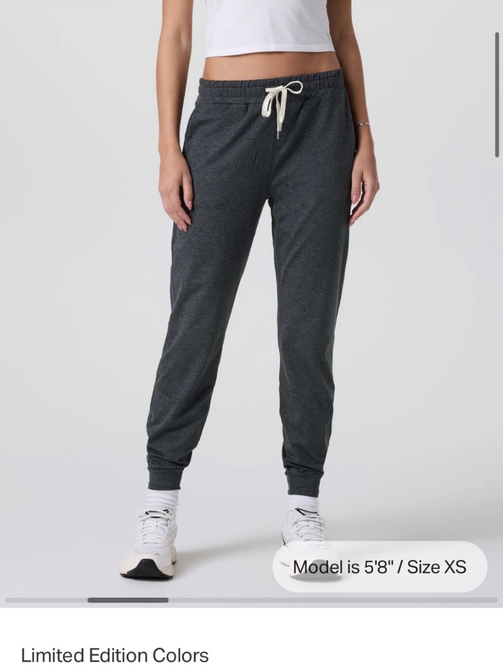 Vuori Women’s Charcoal Grey Performance Joggers Large
